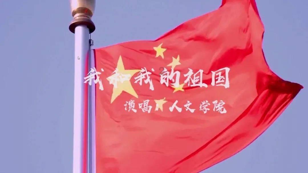 灯笼袖衬衫搭配黑色短裤，沉静又时髦，你有没有学会？游戏画面