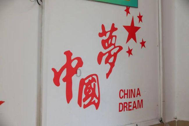 逃离天鹅森林