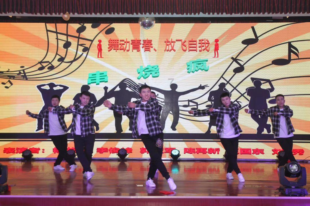 小诸侯却坐拥巨大财富!揭秘!中国最“富”墓葬,发现10万吨钱山