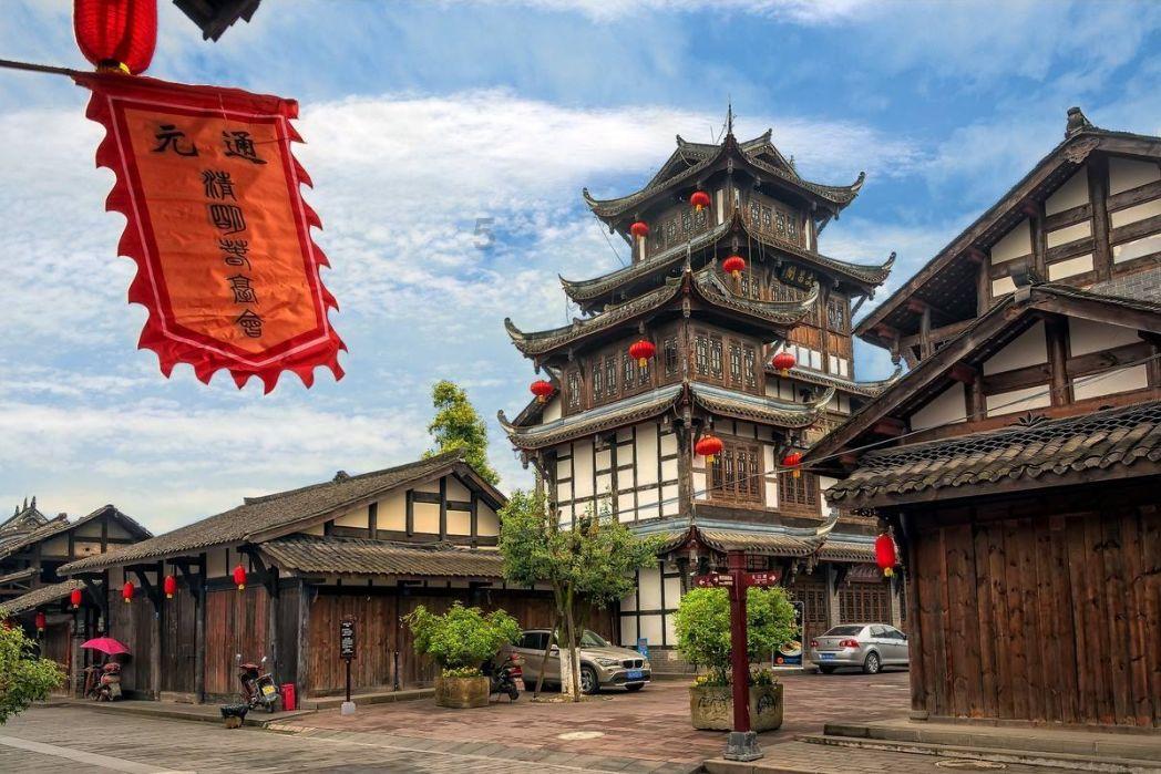 莉莉·柯林斯新戏造型似公主，你认为她最适合怎样的穿搭？游戏画面